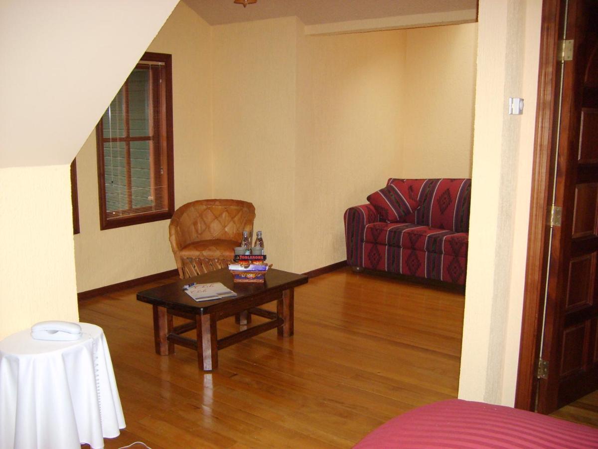 Yan Kee Way Lodge Bungalow Puerto Varas Exterior photo